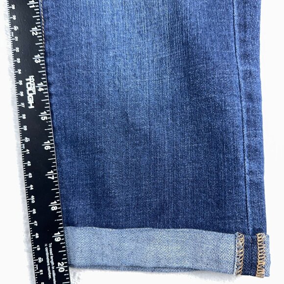 Time and Tru Mid Rise Straight Cropped Jeans Distressed Womens Blue Size 10 - Picture 10 of 12